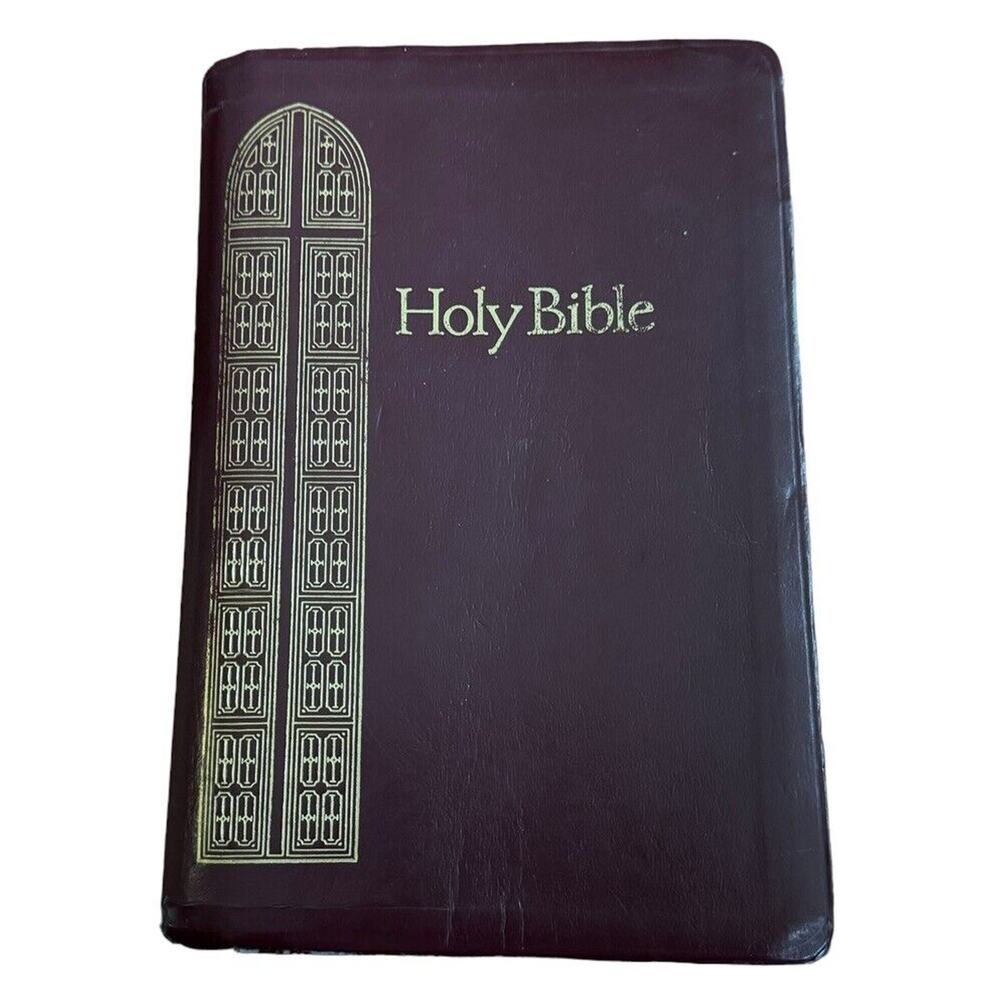Holy Bible KJV Giant Print 2003 Red Letter Editionโ Regency Church 885CBG READ